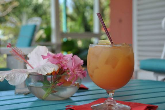 Delicioso Rum Punch na Rawlins Plantation, na ilha de St. Kitts - Caribe